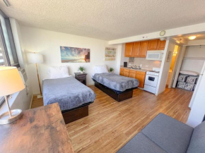 Bright Waikiki Studio condo